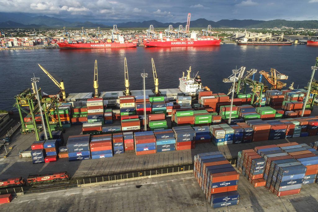 Porto de Santos quer aumentar participação de ferrovias no transporte de cargas